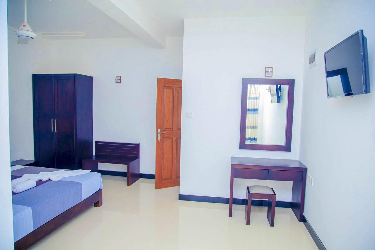 Ruki Sea Reach Hotel Kudapaduwa Ngoại thất bức ảnh
